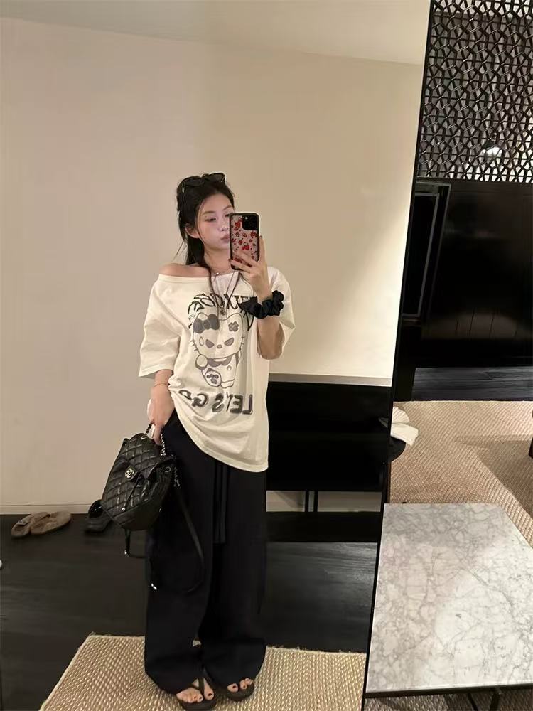 Oversized Graphic Off Shoulder T-Shirt – Street Style Loose Fit Tee