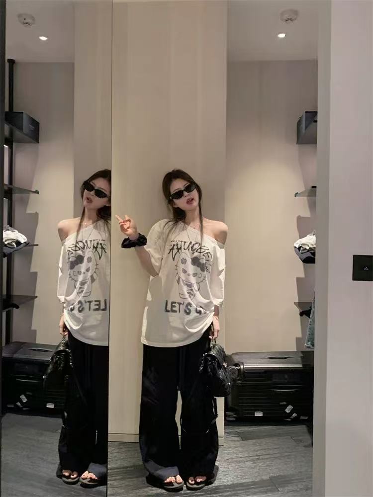 Oversized Graphic Off Shoulder T-Shirt – Street Style Loose Fit Tee